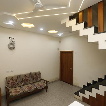 Hotel Garima Ujjain Ngoại thất bức ảnh