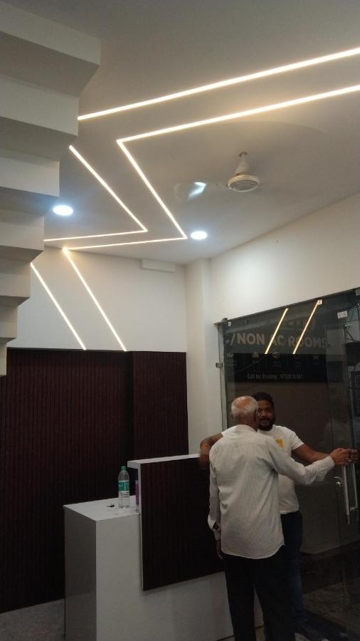 Hotel Garima Ujjain Ngoại thất bức ảnh