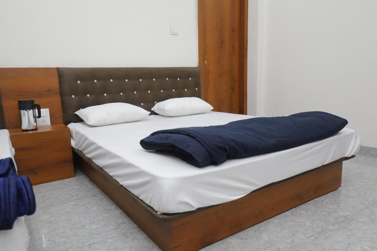 Hotel Garima Ujjain Ngoại thất bức ảnh