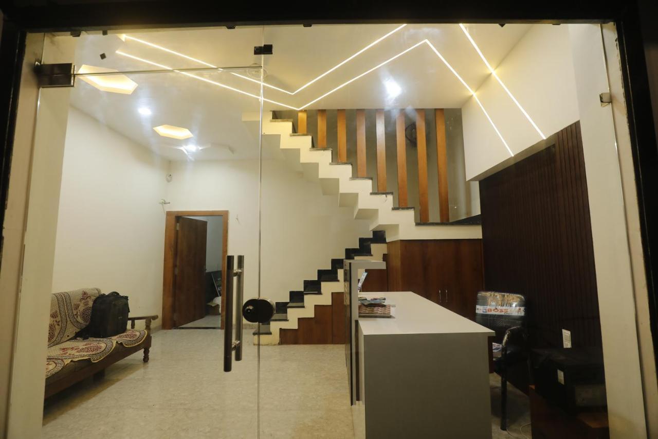 Hotel Garima Ujjain Ngoại thất bức ảnh