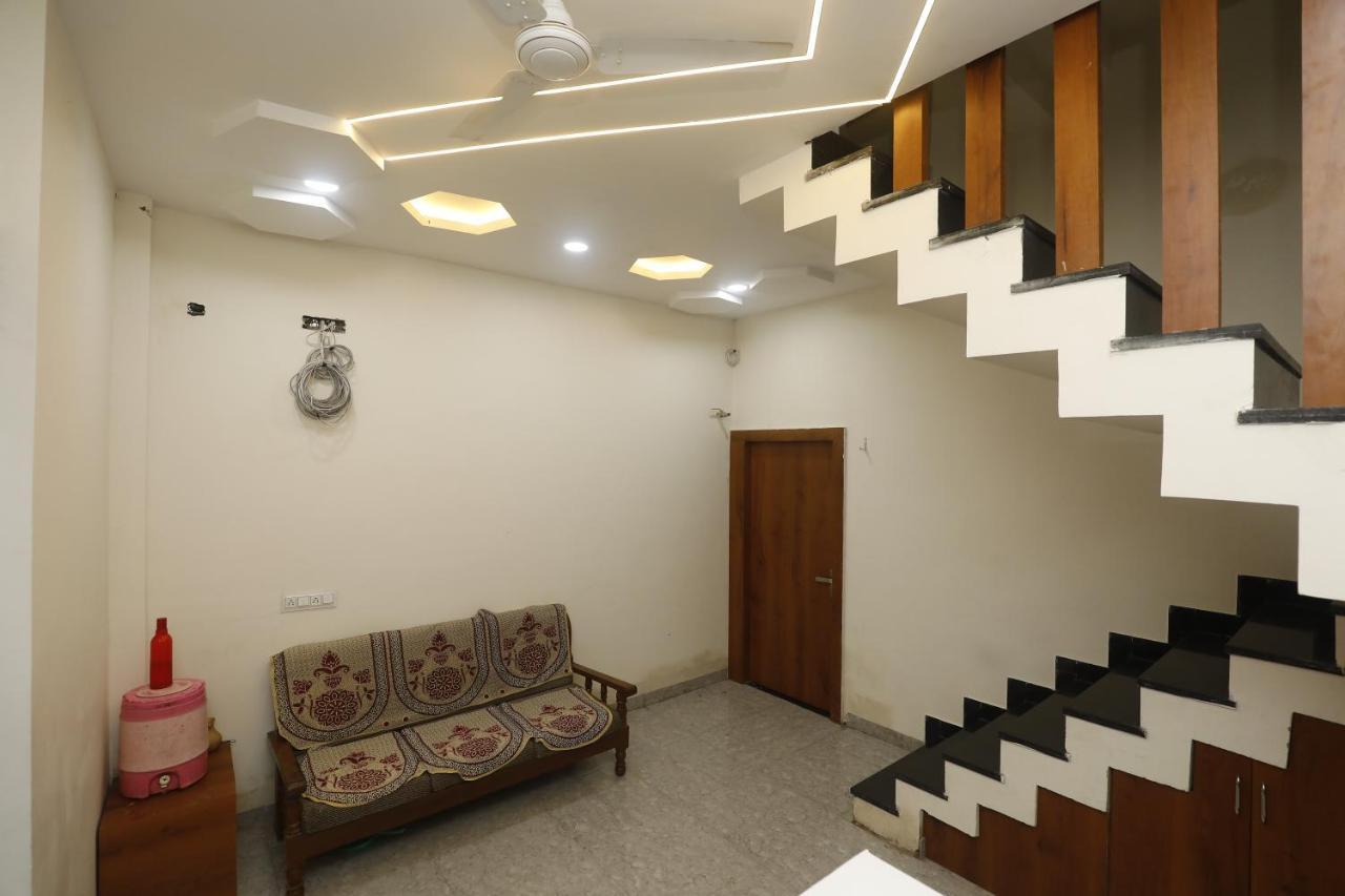 Hotel Garima Ujjain Ngoại thất bức ảnh
