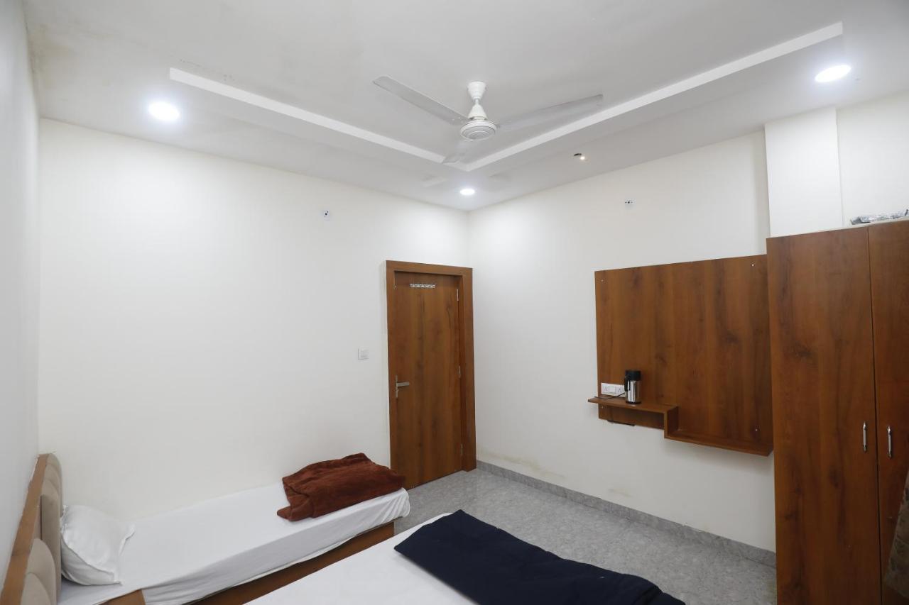 Hotel Garima Ujjain Ngoại thất bức ảnh